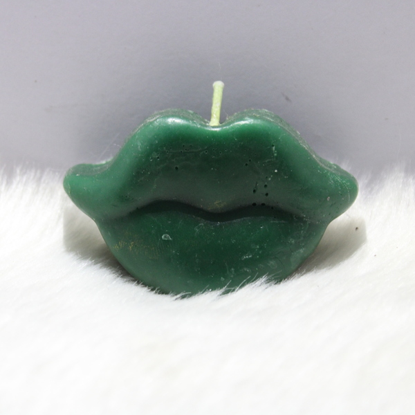 Lips Green Candle
